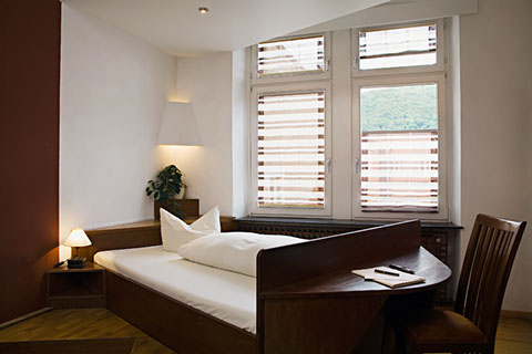 Raffrollos und Sonnenschutz in Hennef, Bonn, Siegburg, Sankt Augustin, Troisdorf, Eitorf, Lohmar, Niederkassel und den Rhein-Sieg Kreis